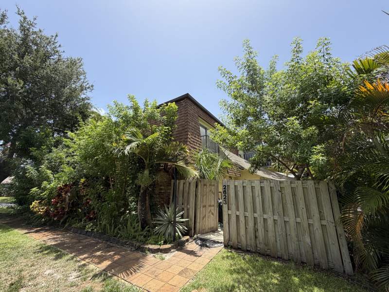 2 bedroom Townhouse at 2623 SE 5th Circle, Los Mangos Patio Villas And Townhomes, Boynton Beach — photo 3