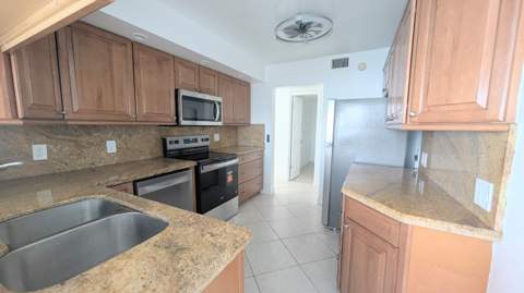 105 Lake Emerald Drive #810, Oakland Park FL - photo 14 of 18