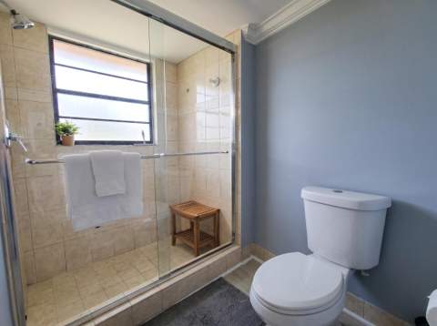 7370 S Oriole Boulevard #102, Delray Beach FL - photo 7 of 36