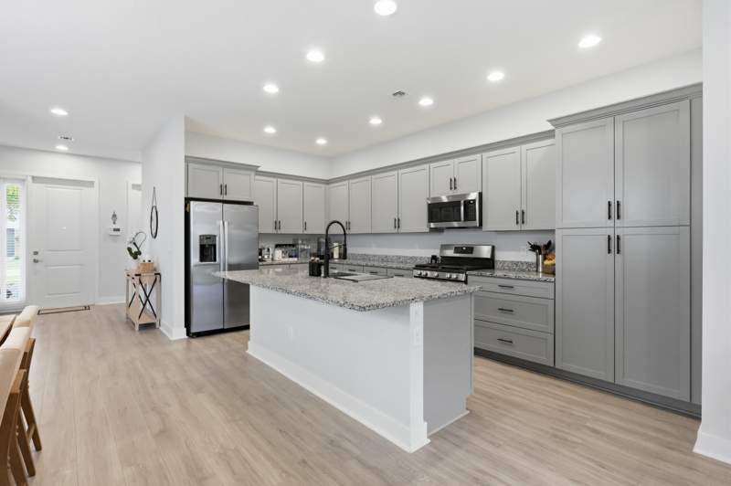 5 bedroom Single Family Residence at 16210 Sandy Shore Drive, Sky Cove, Westlake — photo 3