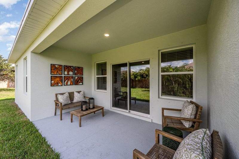 4 bedroom Single Family Residence at 2426 SW Monterrey Lane, Port St Lucie Section 5, Port St. Lucie — photo 2