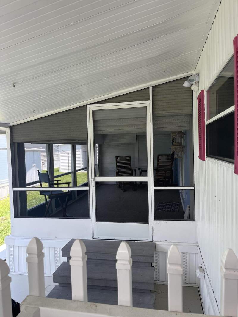 2 bedroom Manufactured Home at 400 N Hwy A1A #Unit 67, Jupiter River Park Condo, Jupiter — photo 2