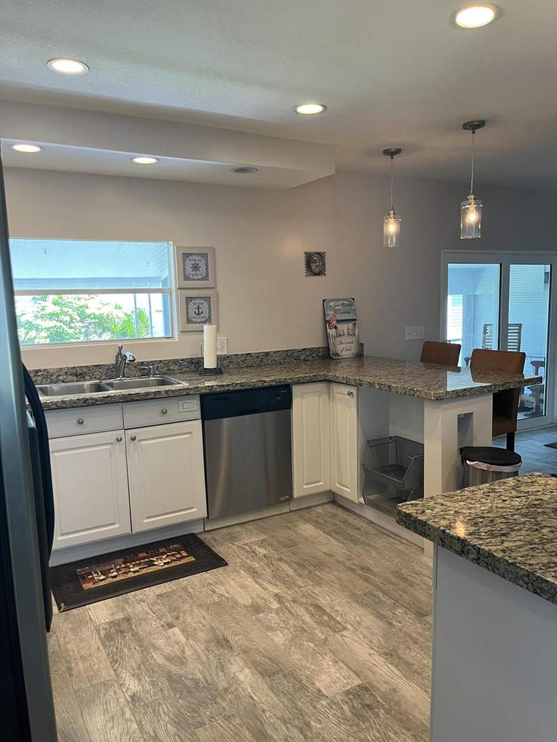 2 bedroom Manufactured Home at 400 N Hwy A1A #Unit 67, Jupiter River Park Condo, Jupiter — photo 5