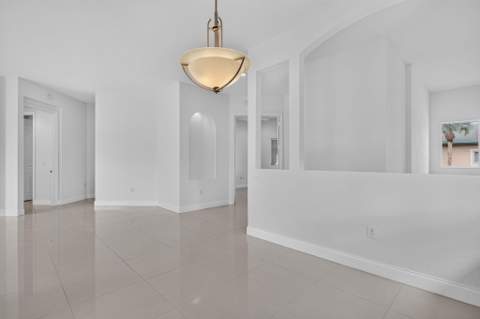 7940 Exeter Circle #201, Tamarac FL - photo 9 of 34