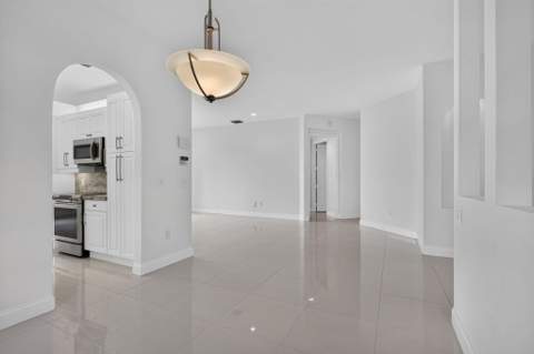 7940 Exeter Circle #201, Tamarac FL - photo 10 of 34
