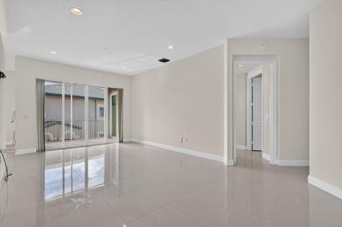 7940 Exeter Circle #201, Tamarac FL - photo 11 of 34