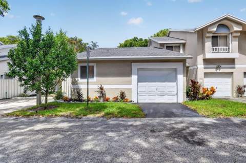 1971 Discovery Circle, Deerfield Beach FL - photo 6 of 40