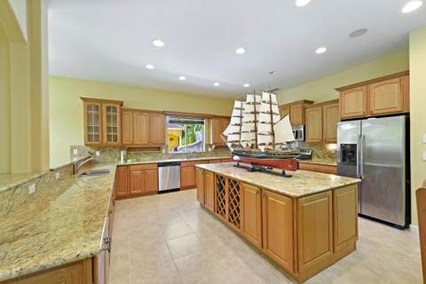 8073 S Indian River Drive, Fort Pierce FL - photo 12 of 58