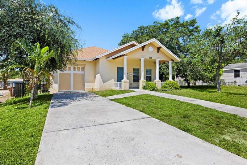 3 bedroom Single Family Residence at 917 14th Street, Freshwater 11th & 12th Ave Add, West Palm Beach — photo 4