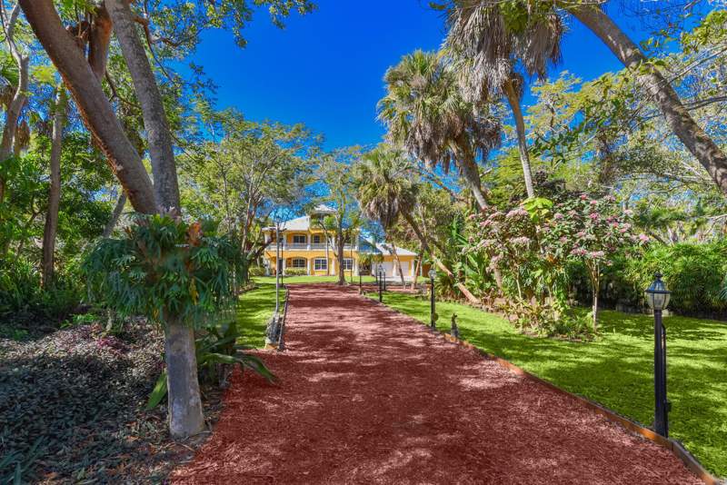 4 bedroom Single Family Residence at 8053 S Indian River Drive, Fort Pierce, Fort Pierce — photo 2