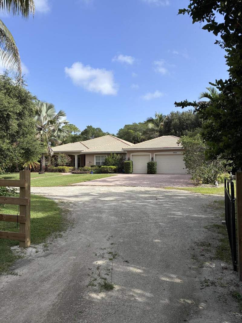 4 bedroom Single Family Residence at 6937 Monmouth Road, Monmouth Estates, West Palm Beach — photo 3