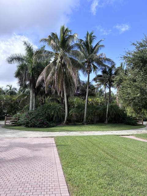 6937 Monmouth Road, West Palm Beach FL - photo 11 of 55