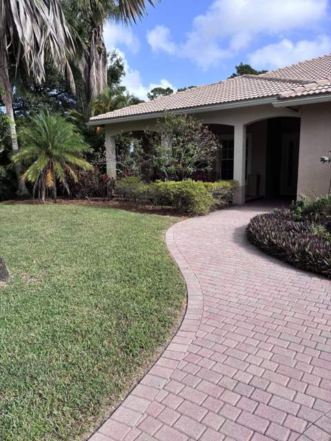 6937 Monmouth Road, West Palm Beach FL - photo 7 of 55
