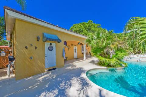 8053 S Indian River Drive, Fort Pierce FL - photo 12 of 48