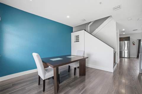807 NW 1st Avenue, Fort Lauderdale FL - photo 8 of 38