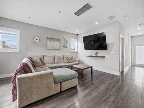 807 NW 1st Avenue, Fort Lauderdale FL - photo 6 of 38