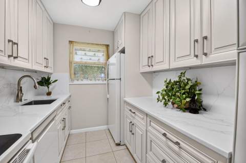 7205 W Oakridge Circle, Lake Worth FL - photo 13 of 36