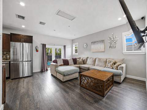 807 NW 1st Avenue, Fort Lauderdale FL - photo 7 of 38