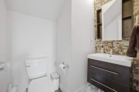 807 NW 1st Avenue, Fort Lauderdale FL - photo 10 of 38
