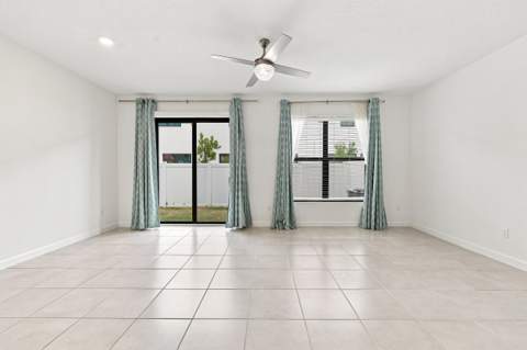 2011 Tamarind Drive, Riviera Beach FL - photo 7 of 34