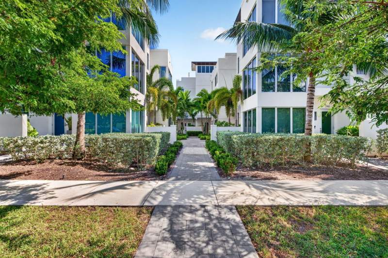 3 bedroom Townhouse at 244 Garden Court, SILVER SHORES UNIT, Lauderdale-By-The-Sea — photo 1