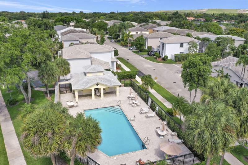4 bedroom Single Family Residence at 5456 NW 44th Way, Winston Park Section Two-A, Coconut Creek — photo 4