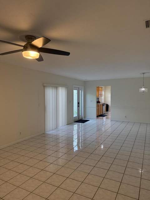 5075 Mirror Lakes Boulevard, Boynton Beach FL - photo 9 of 31