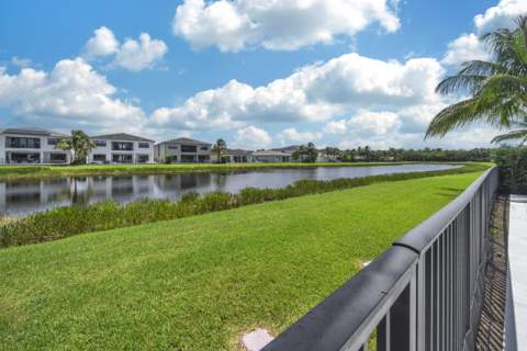 8804 Skyward Street, Boca Raton FL - photo 12 of 46