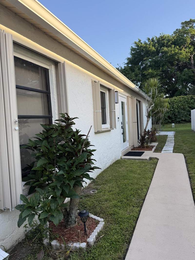 2 bedroom Single Family Residence at 5075 Mirror Lakes Boulevard, Mirror Lakes, Boynton Beach — photo 3