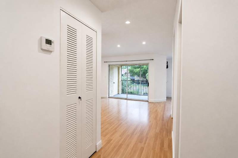 1 bedroom Condominium at 954 Coral Club Drive #954, NAPOLI GARDENS AT CORAL SPRINGS, Coral Springs — photo 3
