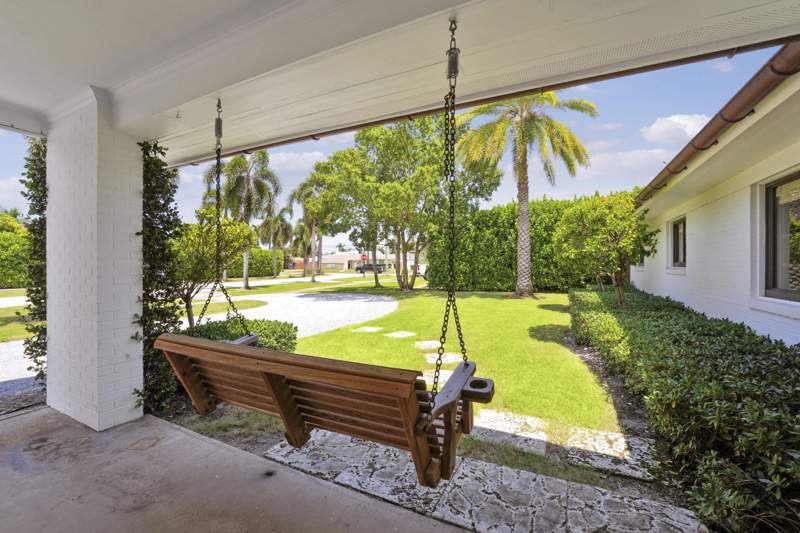 4 bedroom Single Family Residence at 704 Pelican Way, North Palm Beach Village Of 6, North Palm Beach — photo 4
