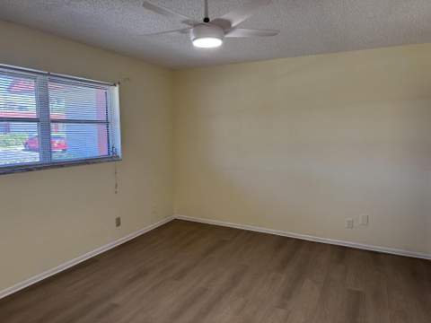 5800 FERNLEY Drive #17, West Palm Beach FL - photo 11 of 20