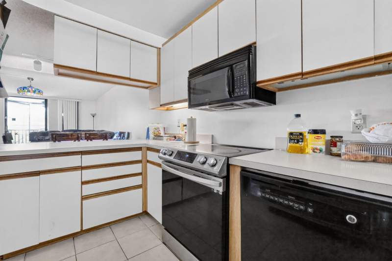 2 bedroom Condominium at 890 N Federal Highway #202, Hidden Harbour Of The Palm Beaches Condo, Lantana — photo 5