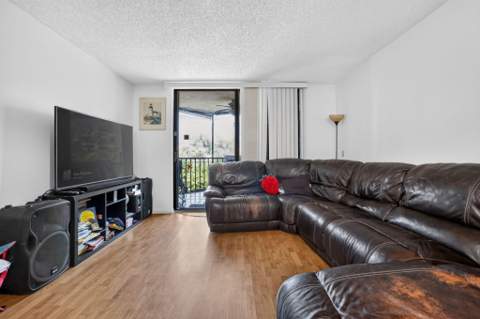 890 N Federal Highway #202, Lantana FL - photo 12 of 41