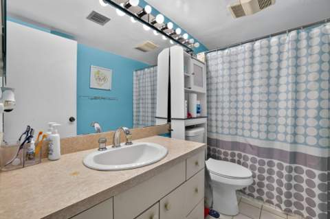 890 N Federal Highway #202, Lantana FL - photo 24 of 41
