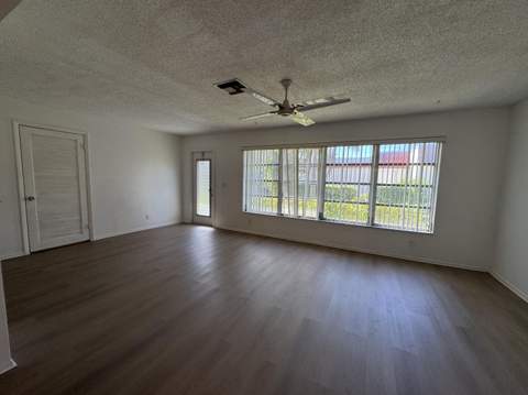 5800 FERNLEY Drive #17, West Palm Beach FL - photo 10 of 20