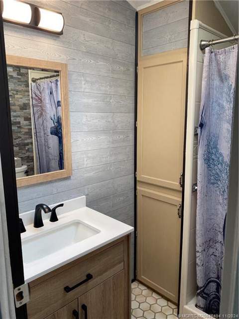 664 Nettles Boulevard, Jensen Beach FL - photo 8 of 22