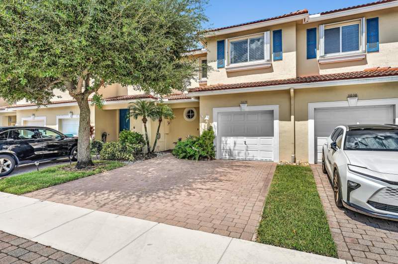 3 bedroom Townhouse at 3028 N Evergreen Circle, Quantum Park Townhomes, Boynton Beach — photo 3