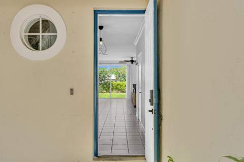 3028 N Evergreen Circle, Boynton Beach FL - photo 6 of 60