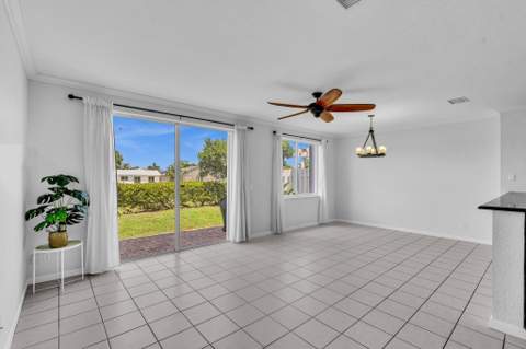 3028 N Evergreen Circle, Boynton Beach FL - photo 14 of 60