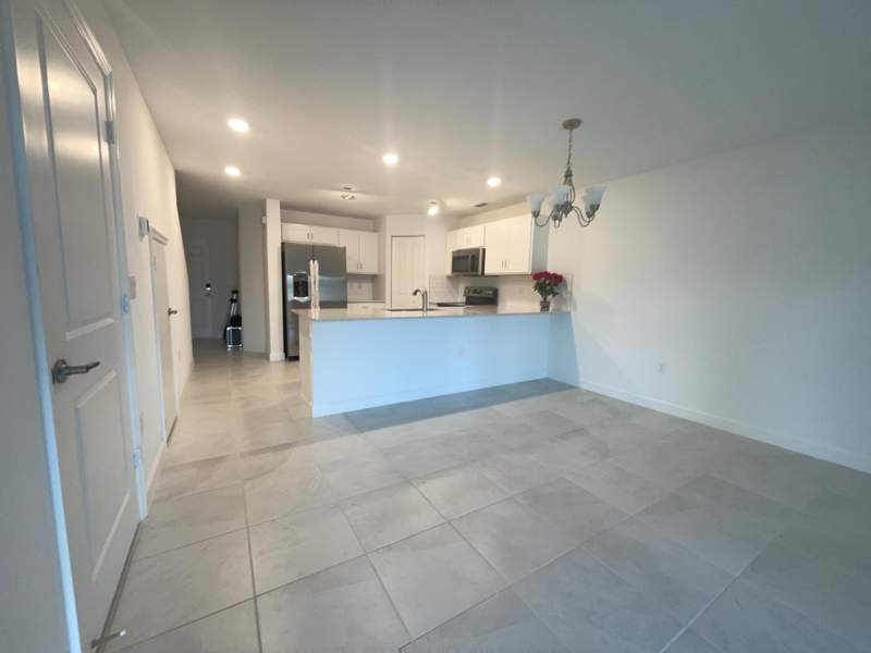 3 bedroom Townhouse at 6907 Broadwater Lane, Lakewood Cove, Lake Worth — photo 3