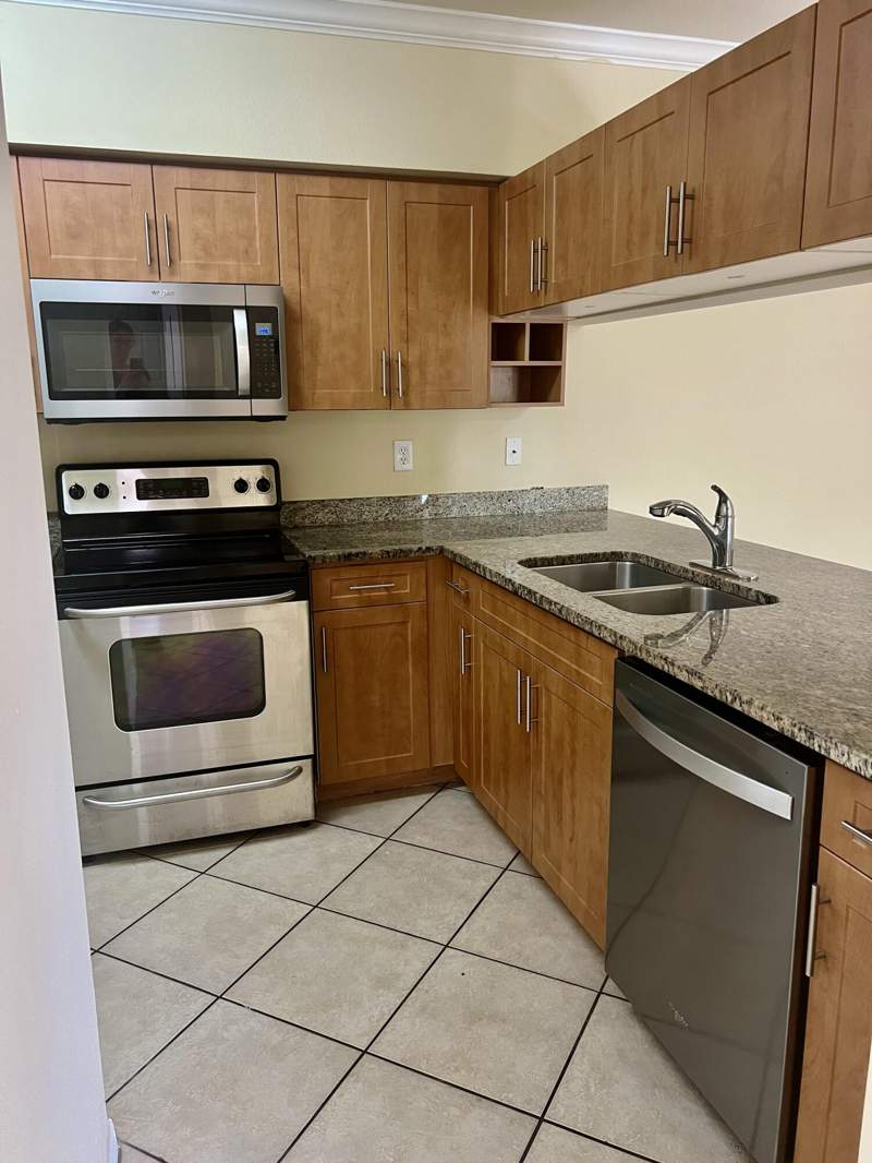 2 bedroom Condominium at 6426 Emerald Dunes Drive #206, Villas At Emerald Dunes Condo, West Palm Beach — photo 3