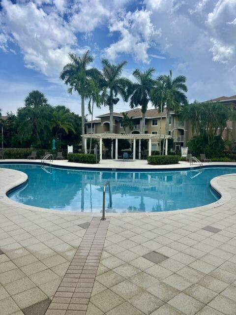 6426 Emerald Dunes Drive #206, West Palm Beach FL - photo 16 of 21