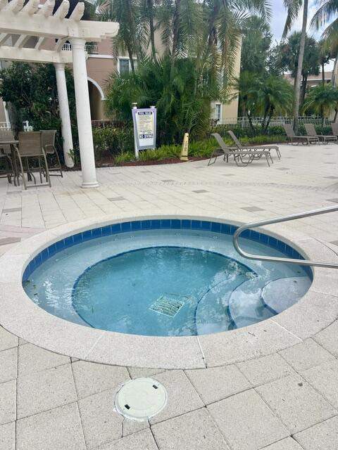 6426 Emerald Dunes Drive #206, West Palm Beach FL - photo 17 of 21
