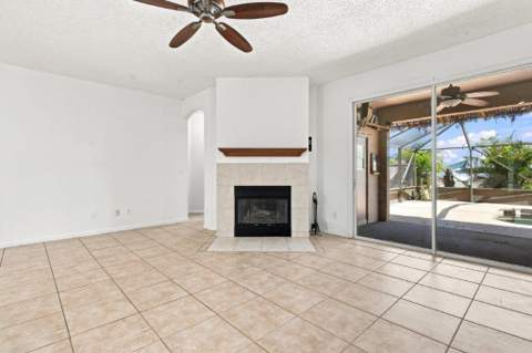 499 SW Millard Drive, Port St. Lucie FL - photo 10 of 37