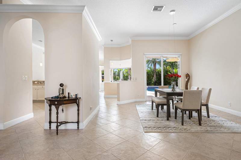 4 bedroom Single Family Residence at 198 Cypress Trace, Estates Of Royal Palm Beach 6, Royal Palm Beach — photo 3