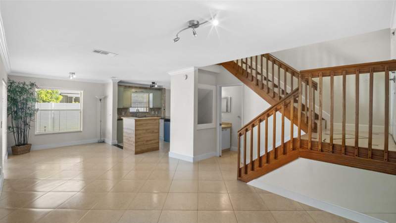 4 bedroom Single Family Residence at 6741 Fern Street, Coral Bay Parcel G, Margate — photo 3
