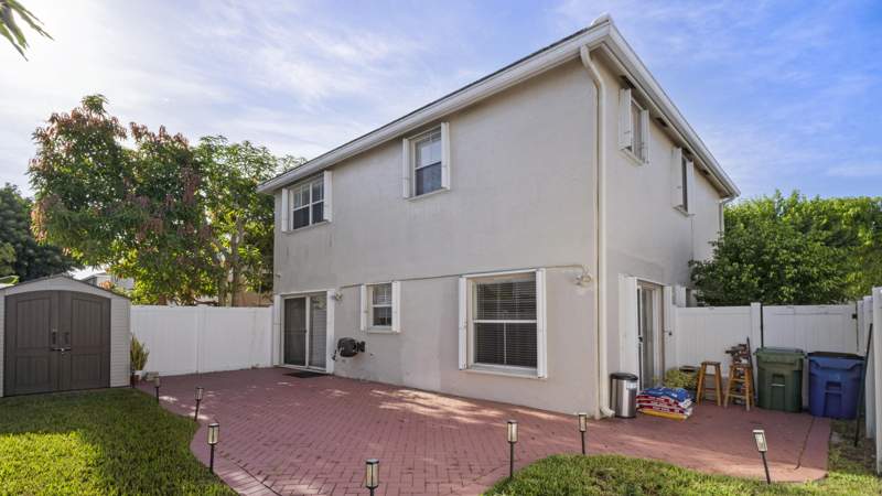 4 bedroom Single Family Residence at 6741 Fern Street, Coral Bay Parcel G, Margate — photo 4