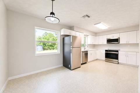 5502 San Diego Avenue, Fort Pierce FL - photo 10 of 27