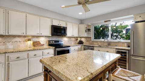2750 NE 8th Court, Pompano Beach FL - photo 14 of 51
